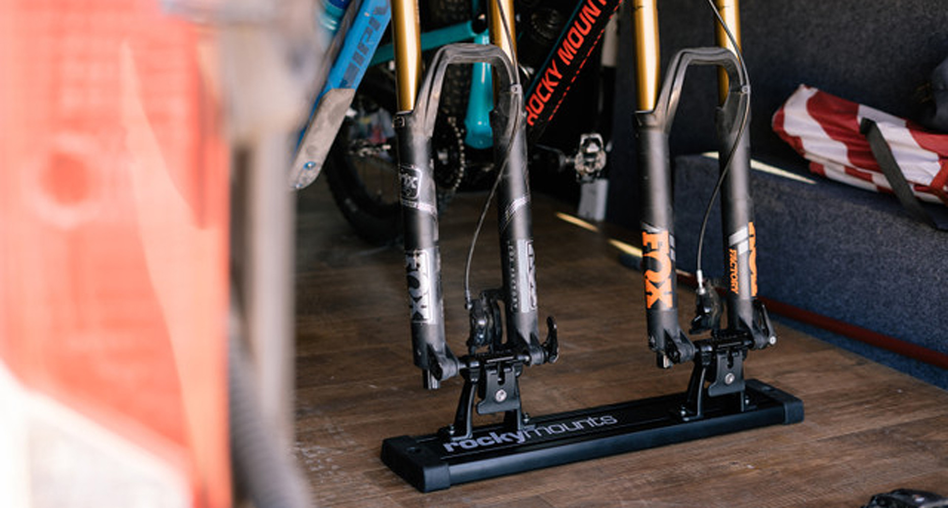 24" VANTRACK - Stock Code: 10900