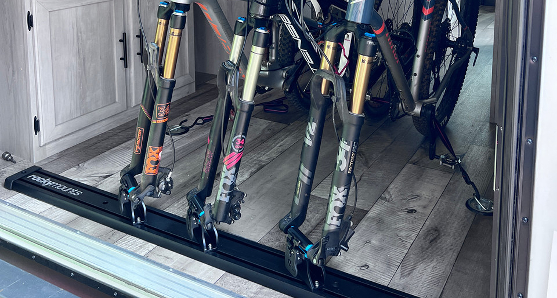 60" VANTRACK - Stock Code: 10901