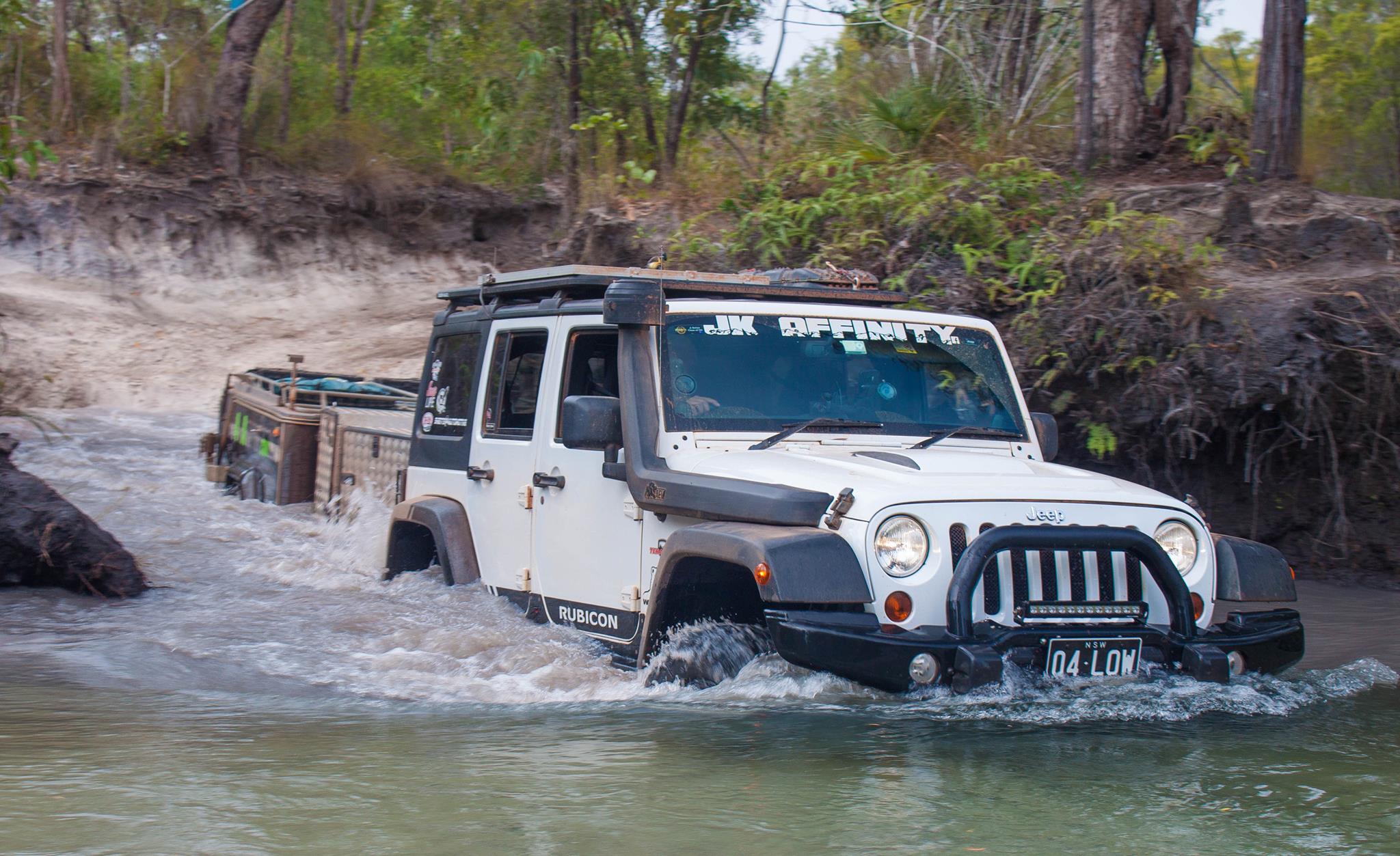 Jeep water crossing with traylor