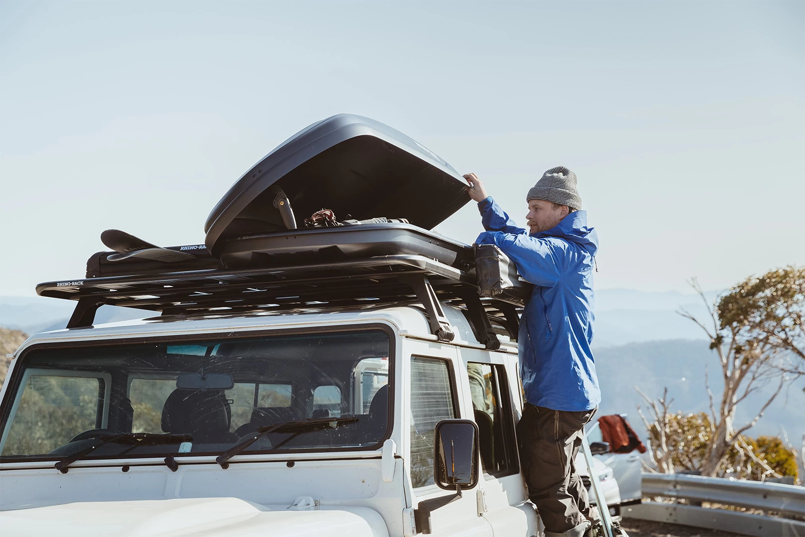 https://assets.rhinorack.com/pioneer6/SNOW/snow-pioneer-6-section-image-3.jpg_webp.webp