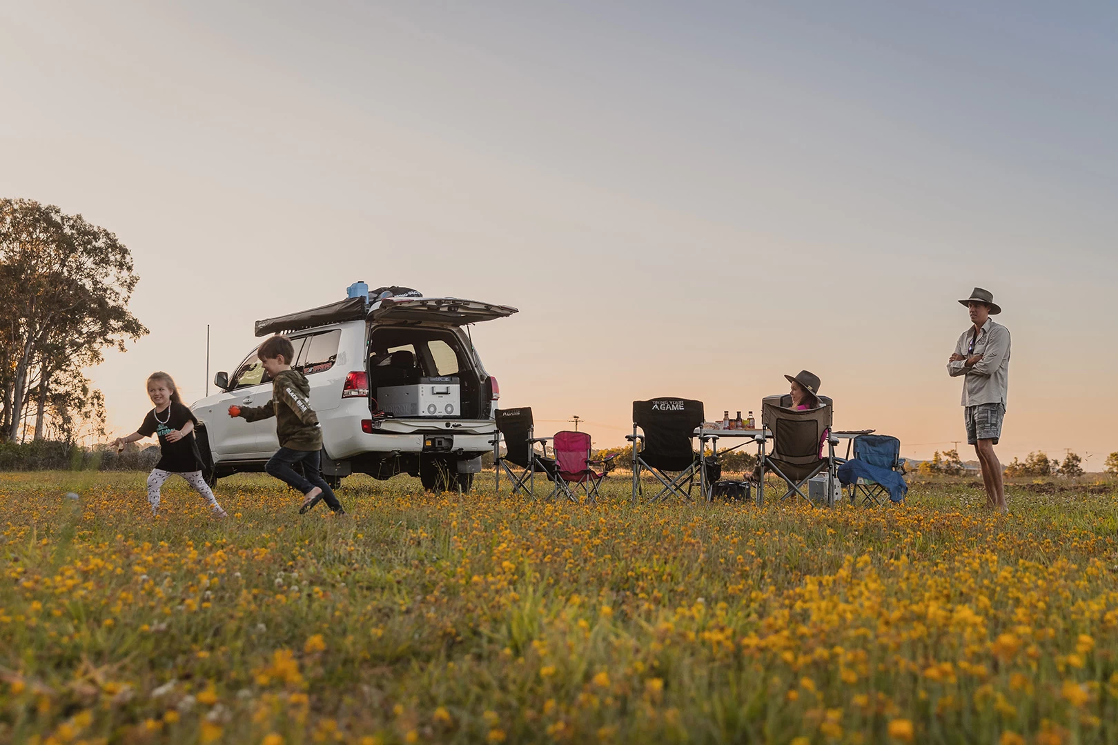 https://assets.rhinorack.com/pioneer6/WEEKEND%20ADVENTURE/weekend-adventure-pioneer-6-section-image-2.jpg_webp.webp