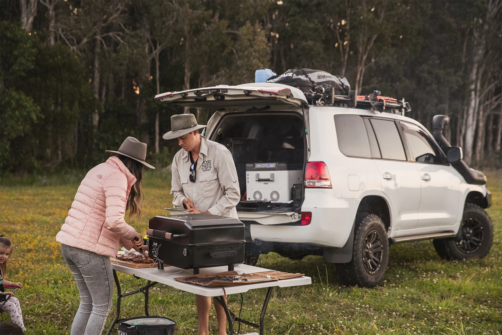 https://assets.rhinorack.com/pioneer6/WEEKEND%20ADVENTURE/weekend-adventure-pioneer-6-section-image-4.jpg_webp.webp